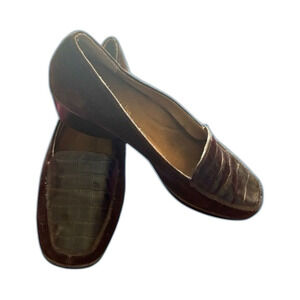 AEROSOLES CROC SUEDE LOAFER BROWN WEDGE SIZE 8M